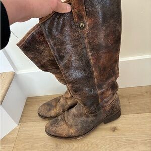 Vintage Frye Tan Leather Boots!!